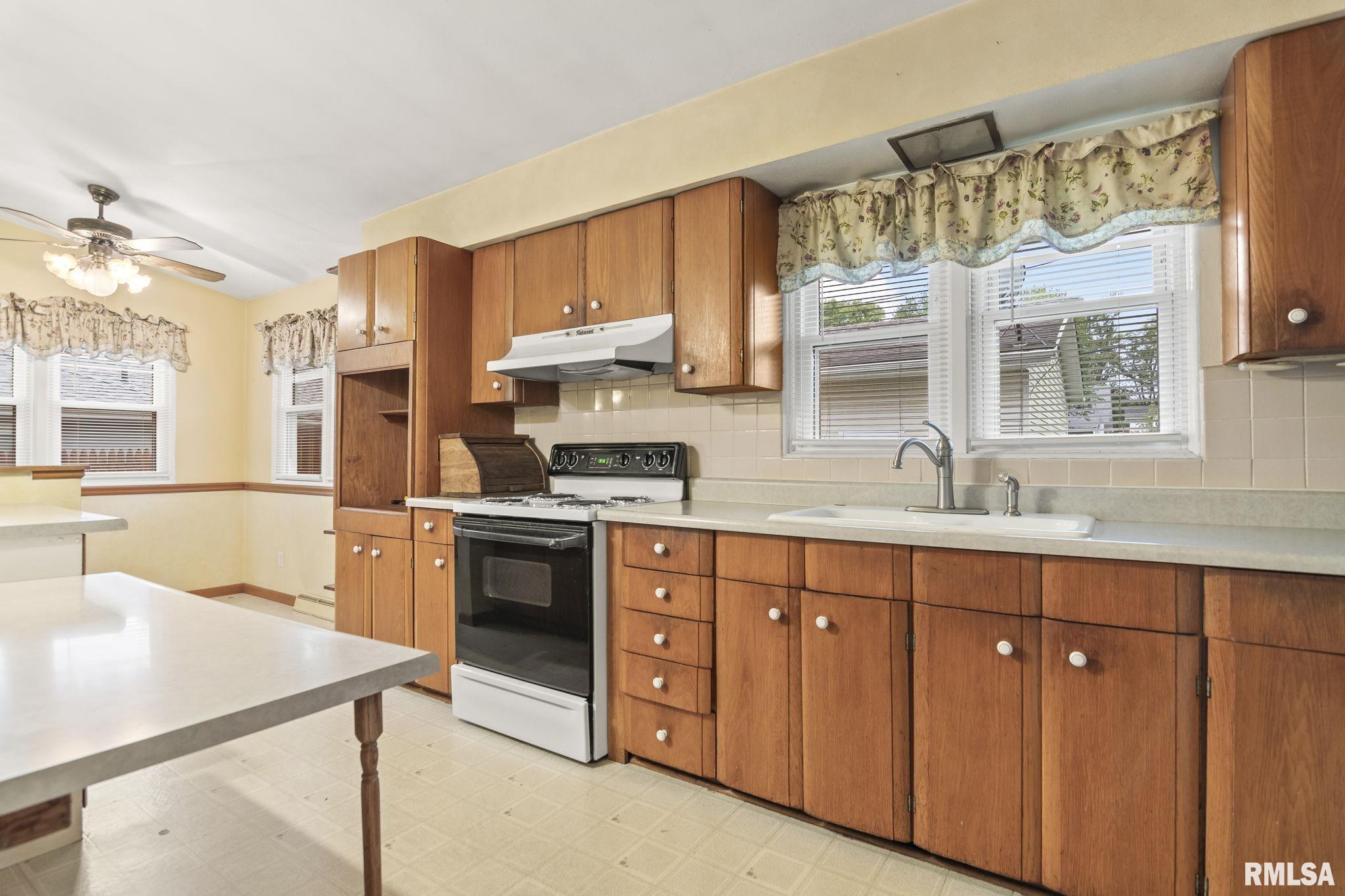 11 St Cabrini Court Springfield, IL 62702 - Photo 9 of 35 Gallery Image 9