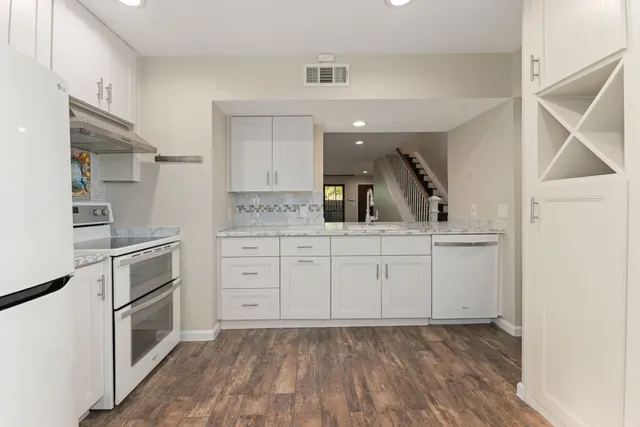 $1,900 | 6453 Bayou Glen Road, Houston, TX 77057