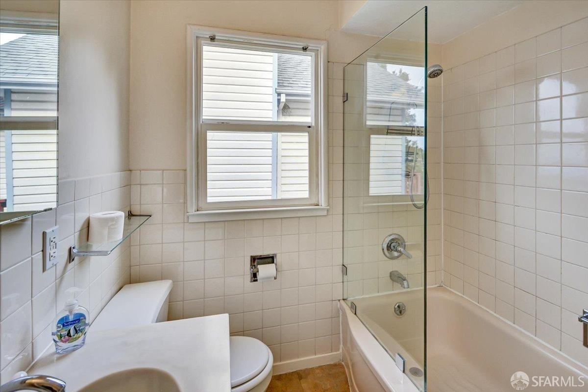 201 Taurus Avenue Oakland, CA 94611 - Photo 16 of 38