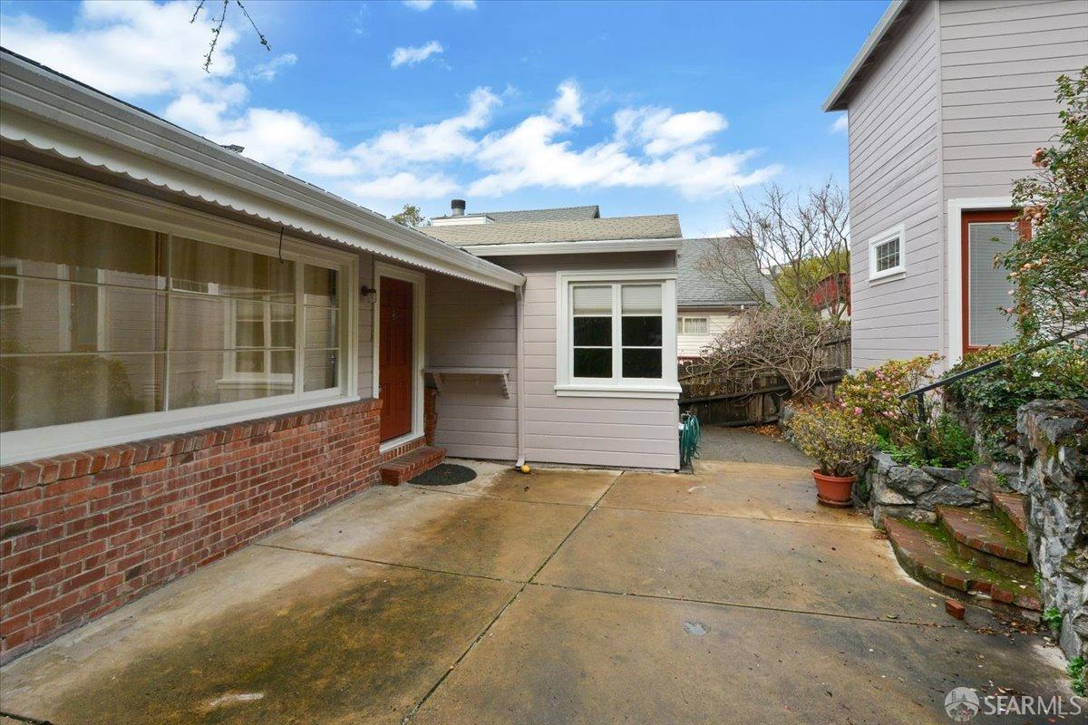 201 Taurus Avenue Oakland, CA 94611 - Photo 3 of 38