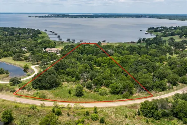 $2,750,000 | 103-105 Sun Valley, Mabank, TX 75147