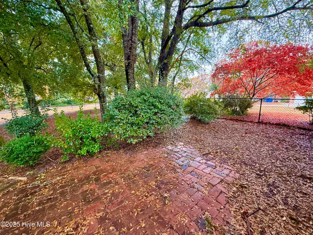 $315,000 | 226 Pinewood Drive, Minnesott Beach, NC 28510