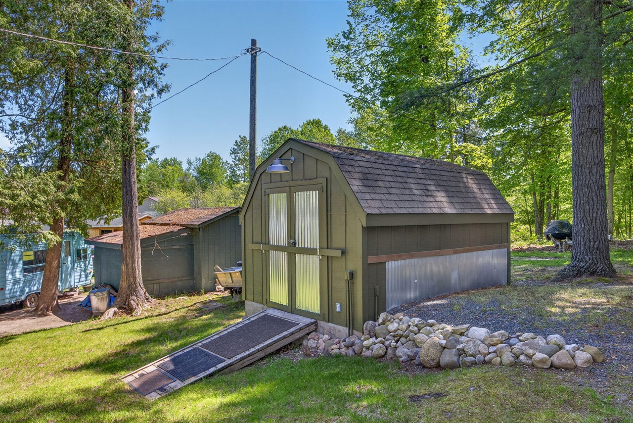 9267 Lake Drive Reed City, MI 49677 - Photo 32 of 43