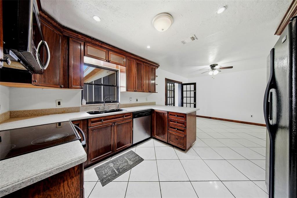 5020 Pine Street Seffner, FL 33584 - Photo 13 of 42