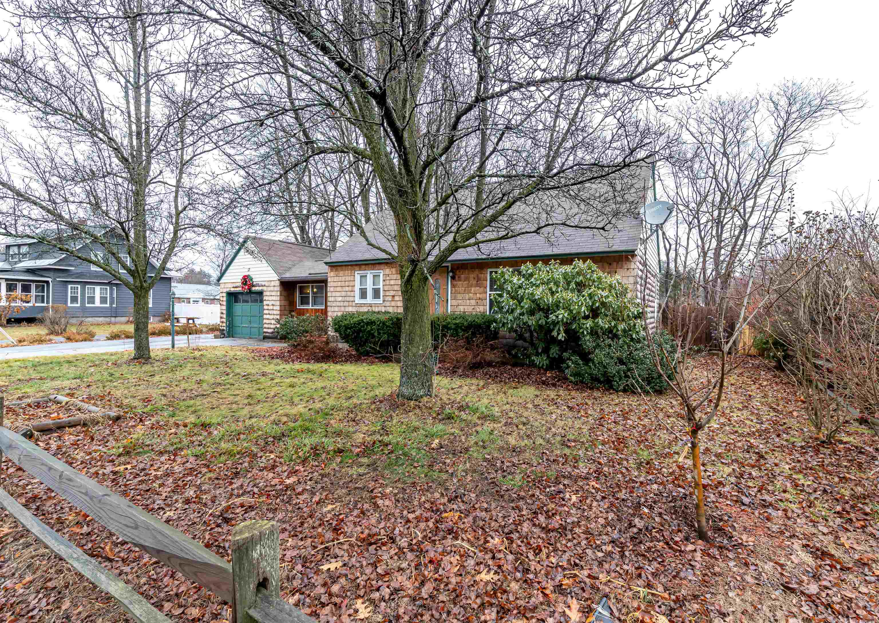 13 Chase Street Hudson, NH 03051 - Photo 12 of 25