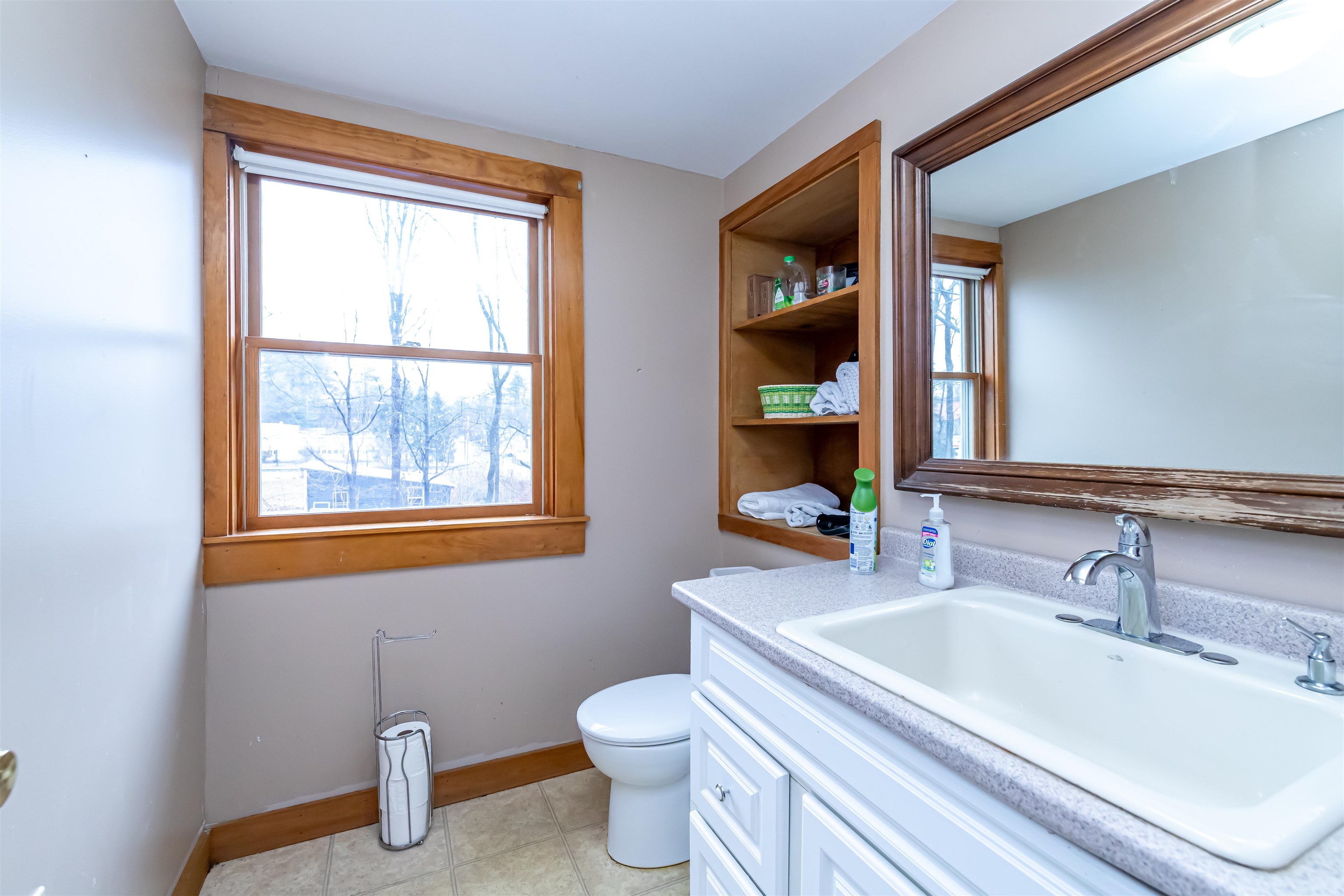 13 Chase Street Hudson, NH 03051 - Photo 7 of 25