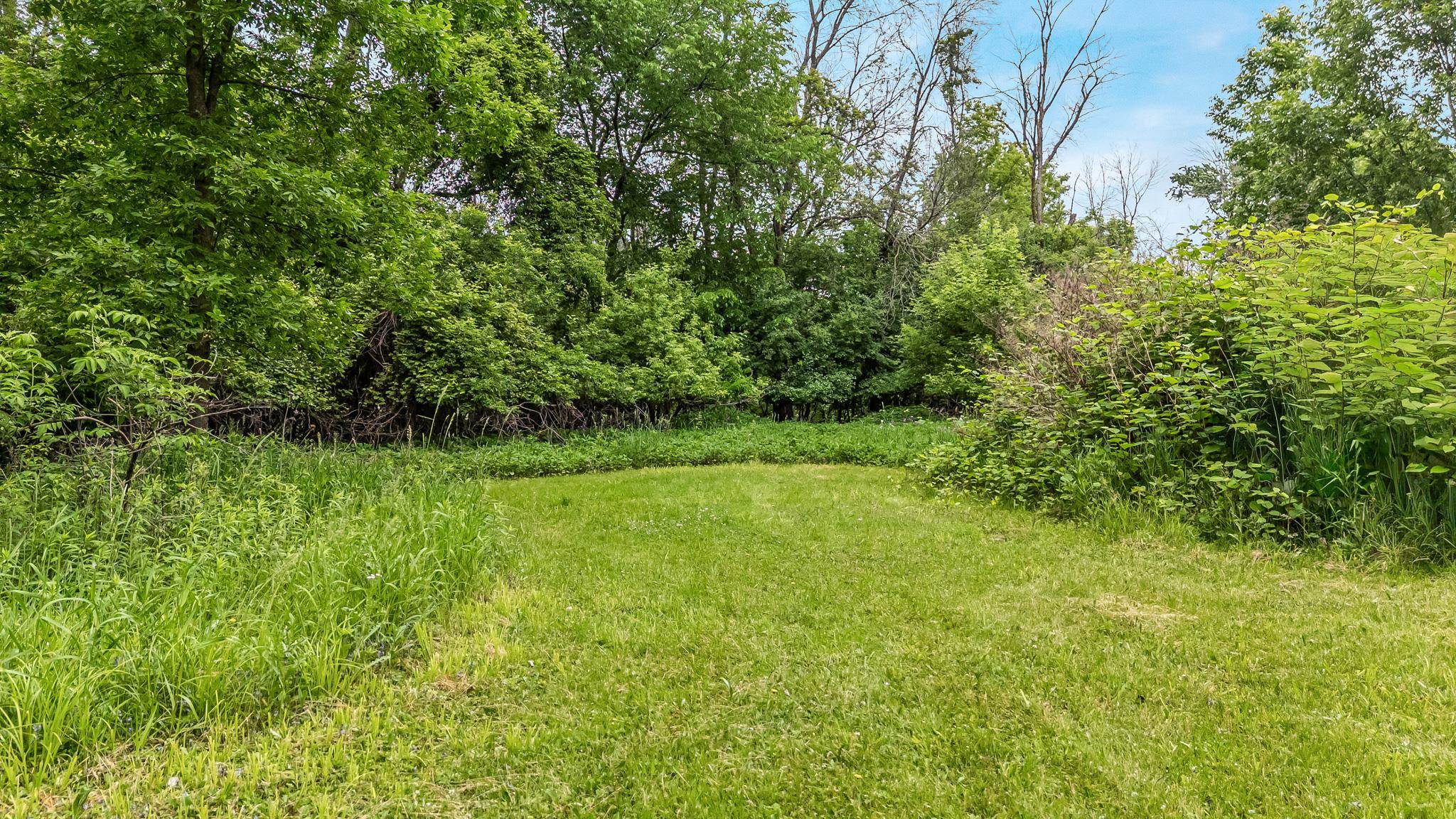 825 Welcome Road Menasha, WI 54952 - Photo 5 of 17
