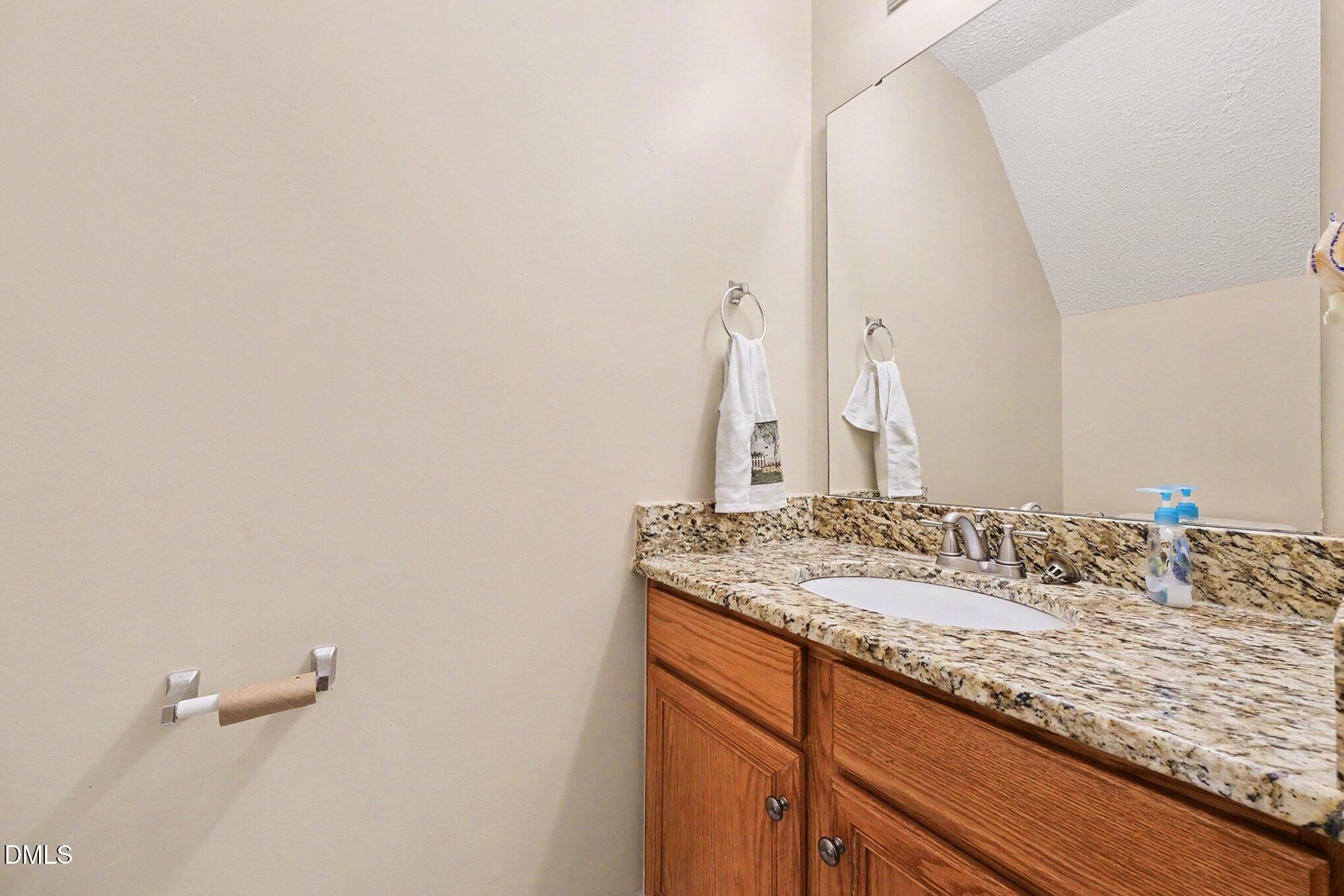 8405 Ridgebury Road Raleigh, NC 27603 - Photo 31 of 38 027_file_4009