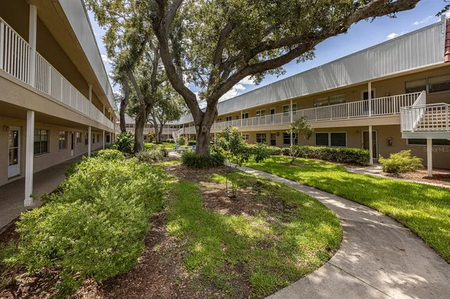 $114,999 | 10037 62nd Avenue North, Unit 23, St. Petersburg, FL 33708