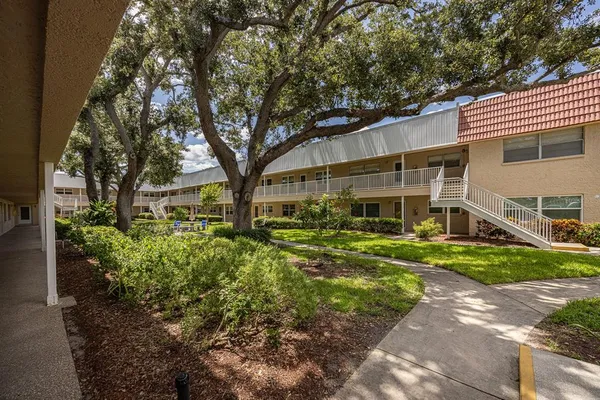 $109,999 | 10037 62nd Avenue North, Unit 23, St. Petersburg, FL 33708