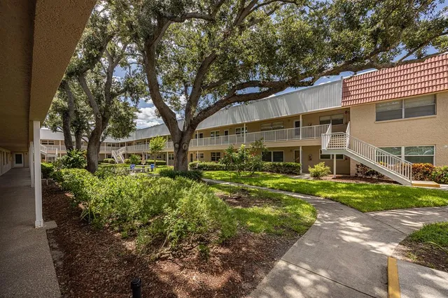 $114,999 | 10037 62nd Avenue North, Unit 23, St. Petersburg, FL 33708