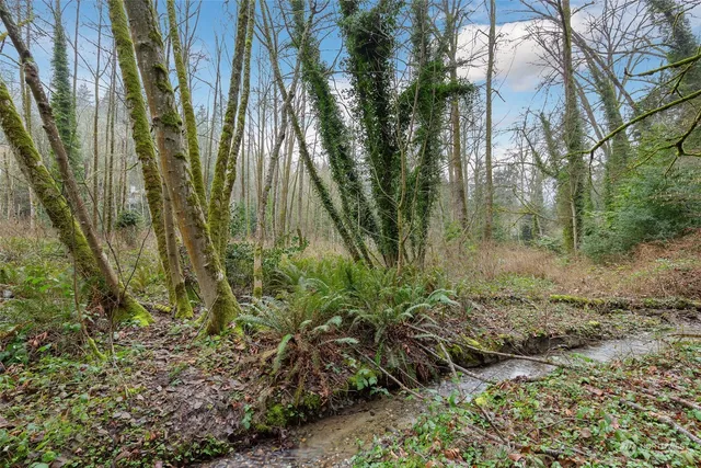 $390,000 | 16 76th Place Northeast, Kenmore, WA 98028