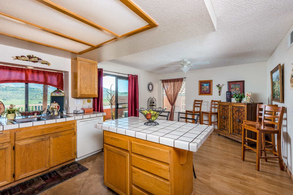 10389 Lake Ridge Court Spring Valley, CA 91977 - Photo 8 of 25