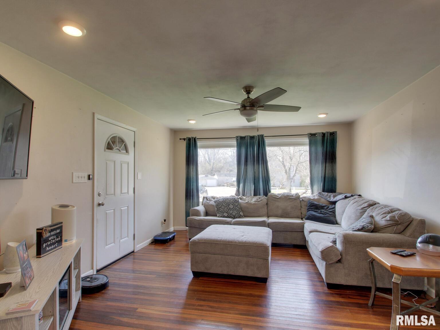 1301 Cherry Lane Quincy, IL 62301 - Photo 8 of 24