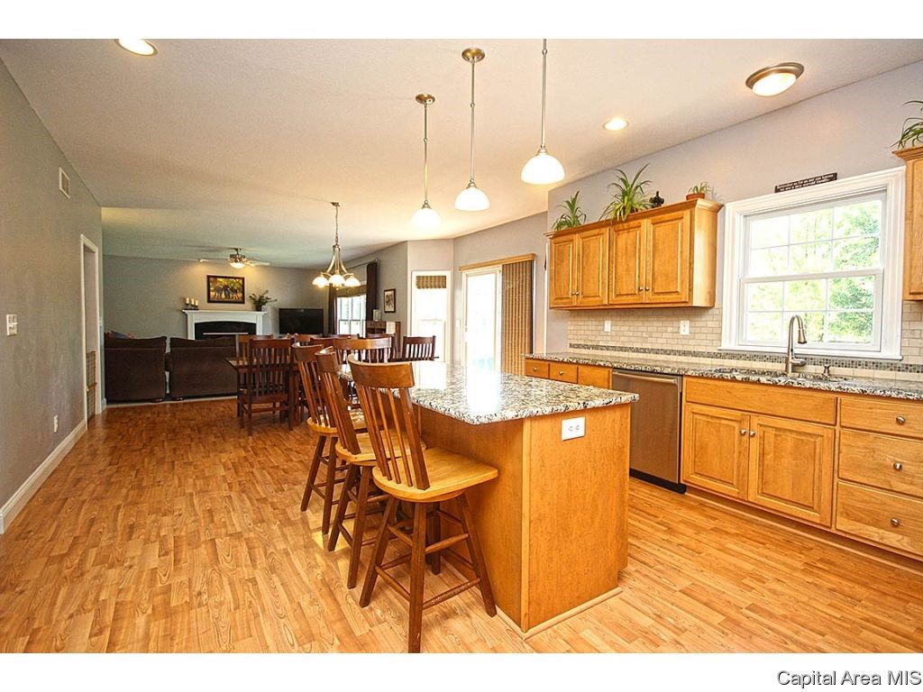 2212 Harbor Landing Springfield, IL 62712 - Photo 7 of 35