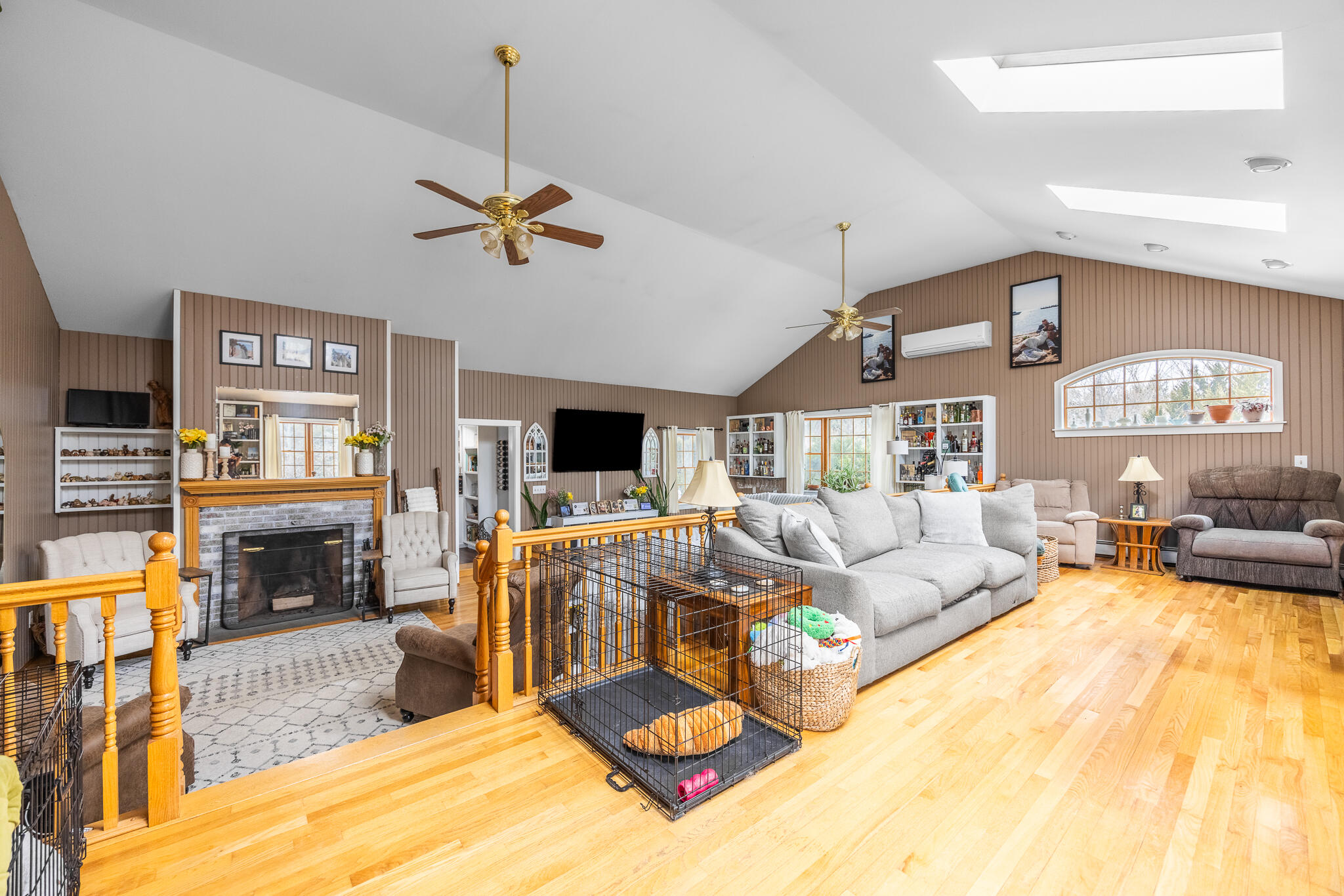 2897 Highway 2 Hermon, ME 04401 - Photo 15 of 45 Main Room-2