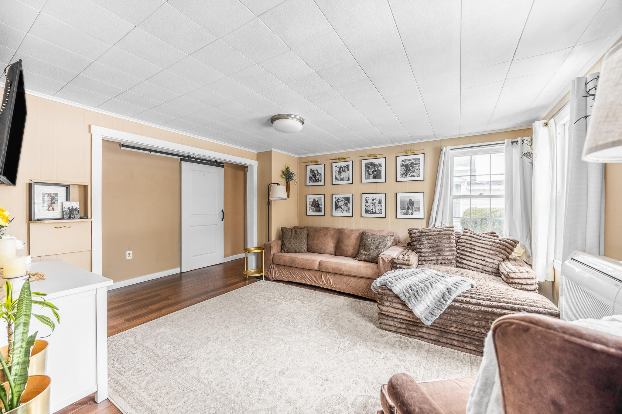 2897 Highway 2 Hermon, ME 04401 - Photo 17 of 45 Living