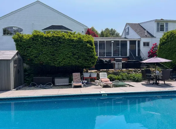 $575,000 | 2897 Highway 2, Hermon, ME 04401