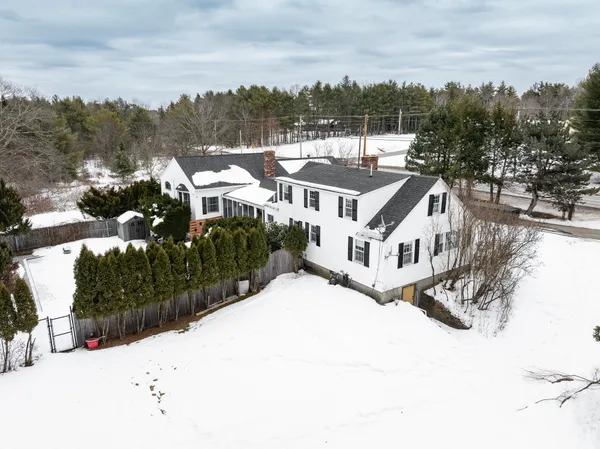 $575,000 | 2897 Highway 2, Hermon, ME 04401