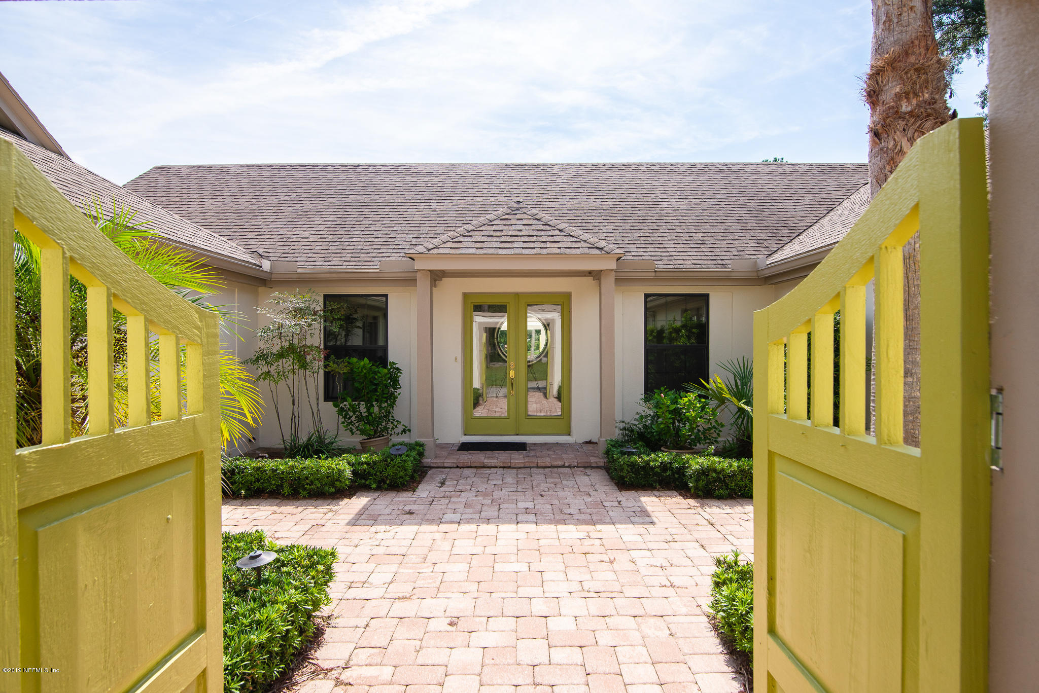 8166 Hollyridge Road Jacksonville, FL 32256 - Photo 1 of 49 Entry Courtyard