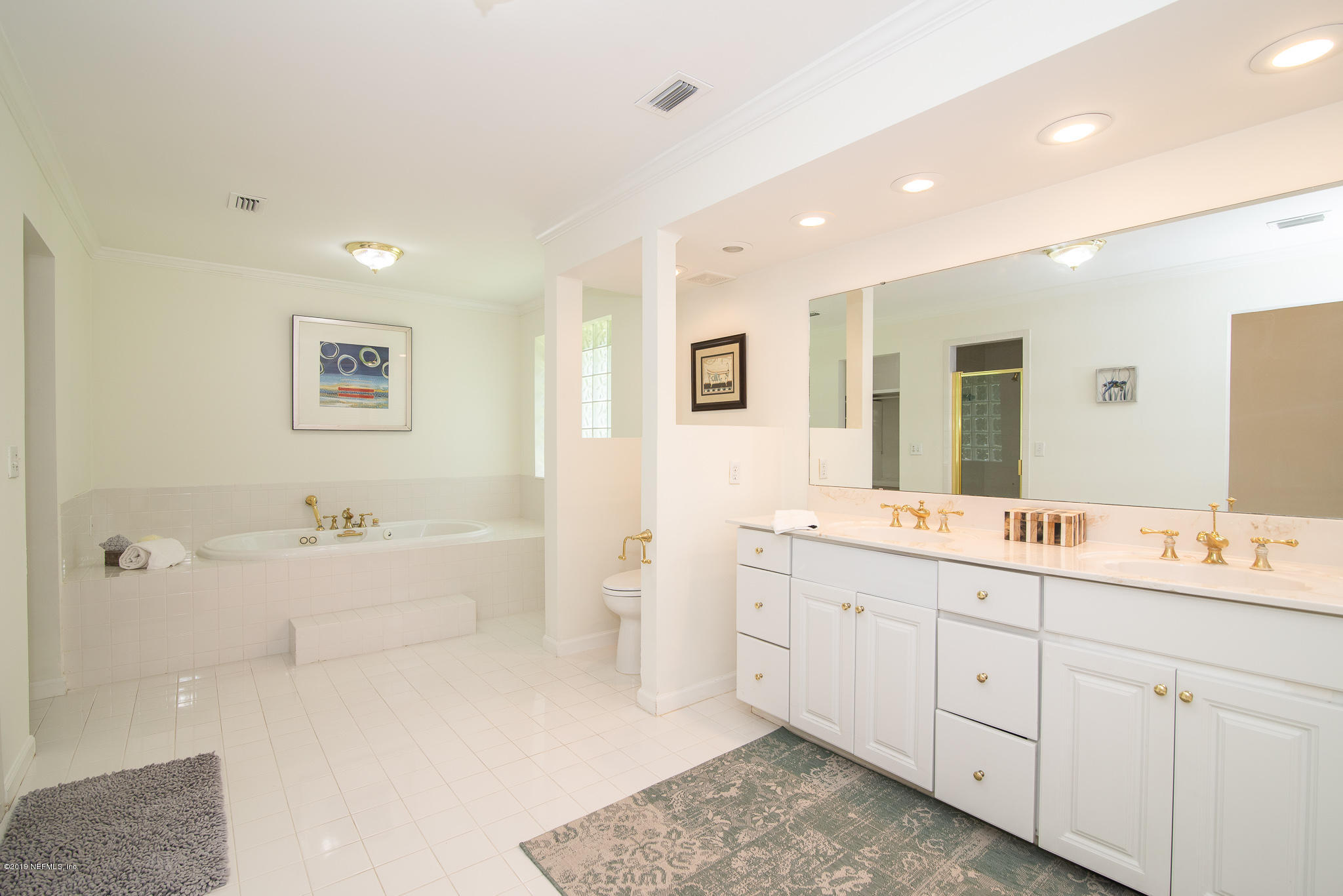 8166 Hollyridge Road Jacksonville, FL 32256 - Photo 25 of 49 Master Bath
