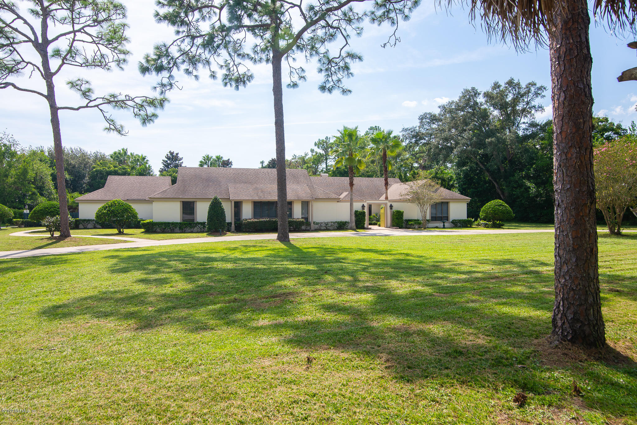 8166 Hollyridge Road Jacksonville, FL 32256 - Photo 3 of 49 Circular Driveway