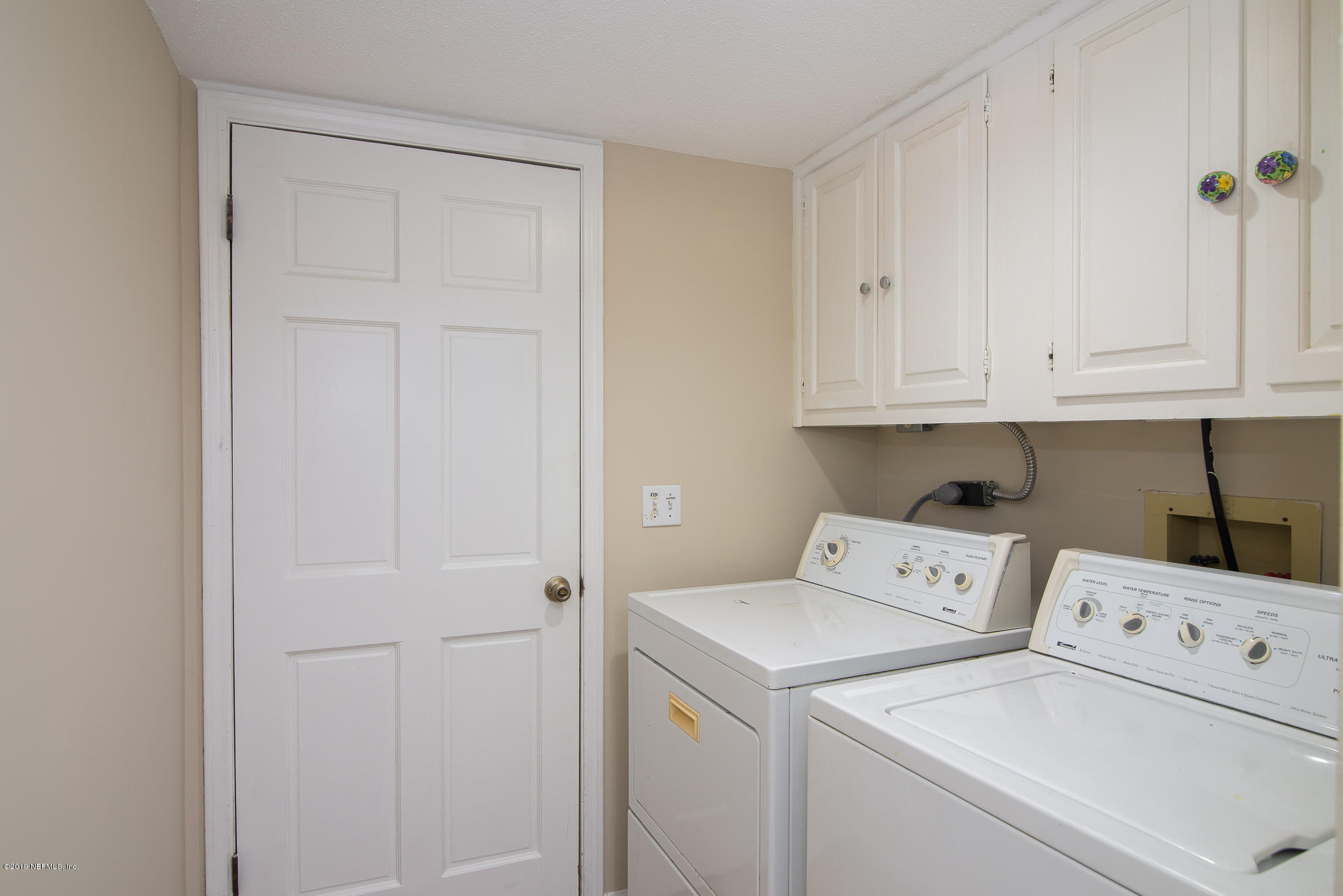 8166 Hollyridge Road Jacksonville, FL 32256 - Photo 38 of 49 Laundry Room