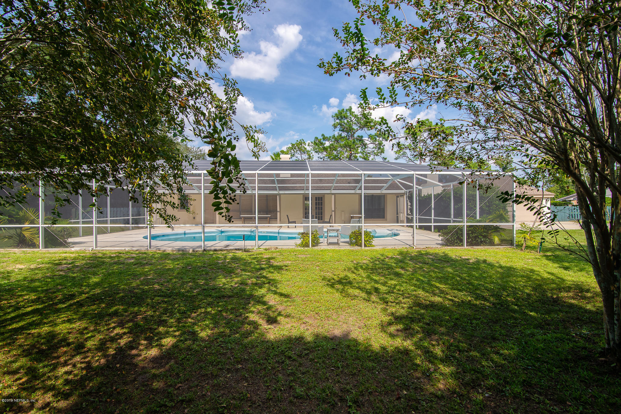 8166 Hollyridge Road Jacksonville, FL 32256 - Photo 6 of 49 Large Backyard