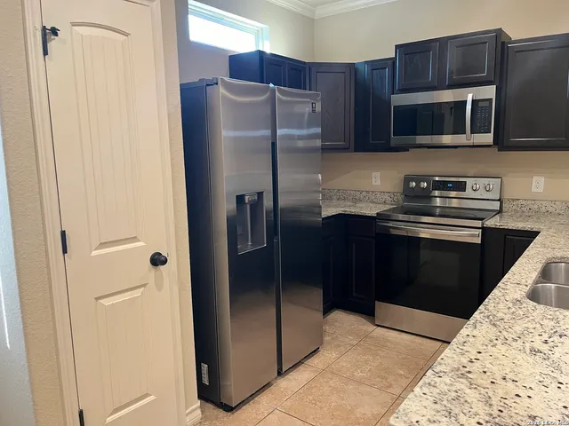$1,350 | 6414 Luglio Lane, Unit 103, San Antonio, TX 78233