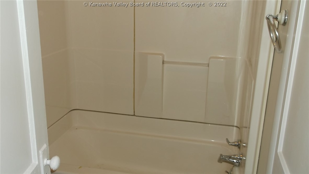 1012 Ellis Road St. Albans, WV 25177 - Photo 13 of 16 Gallery Image 13