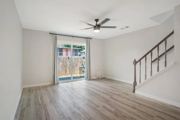 $1,500 | 618 West Collins Street, Denton, TX 76201