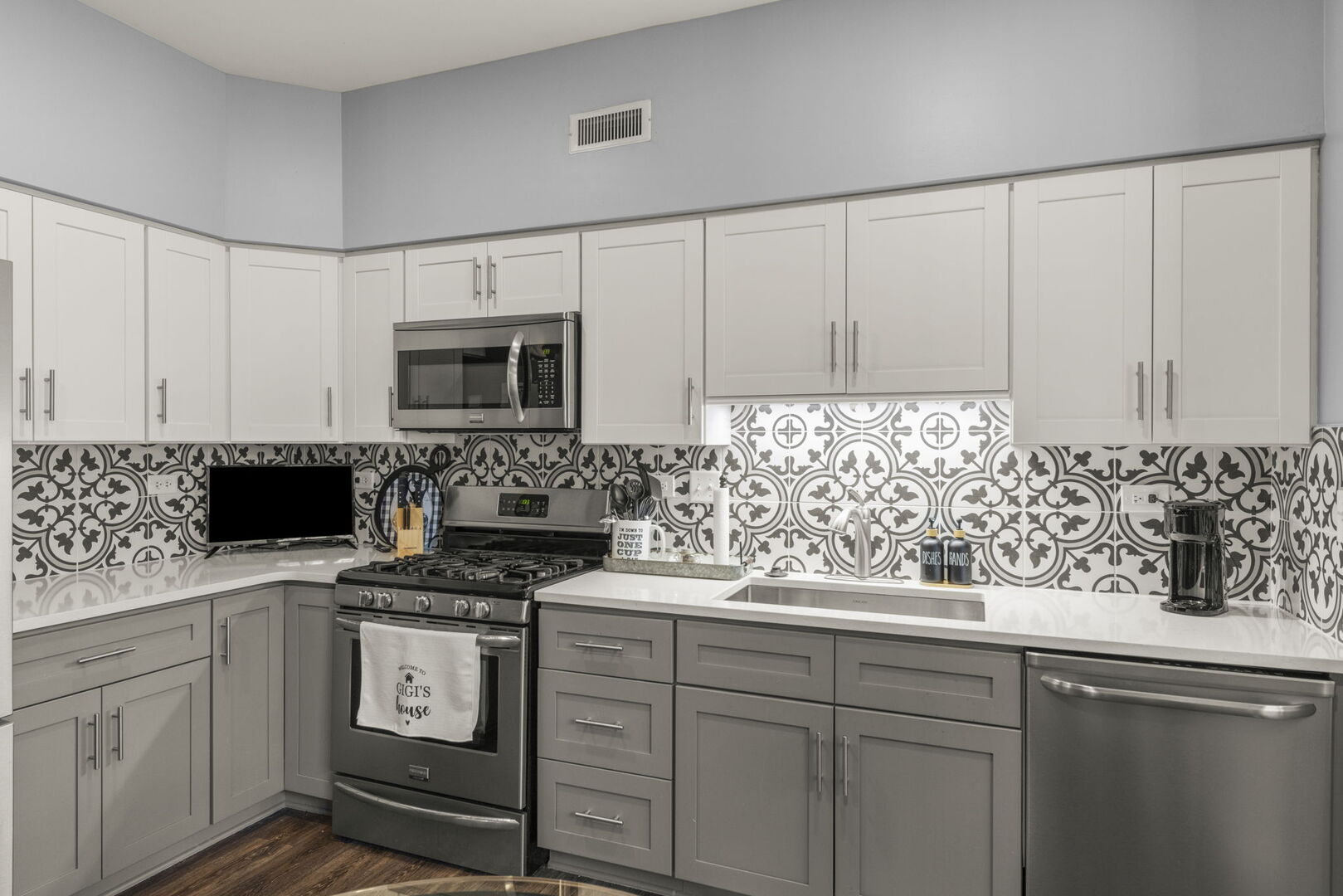 2406 Georgetown Circle Aurora, IL 60503 - Photo 12 of 28 a kitchen with sink cabinets and appliances