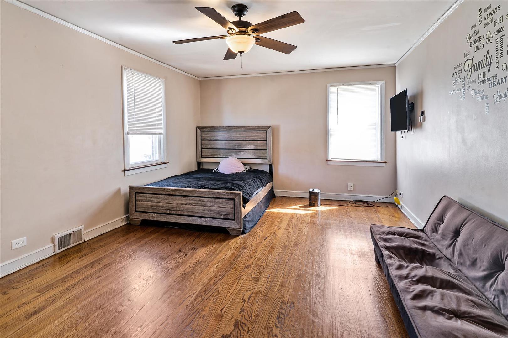 8108 South Wood Street Chicago, IL 60620 - Photo 11 of 20