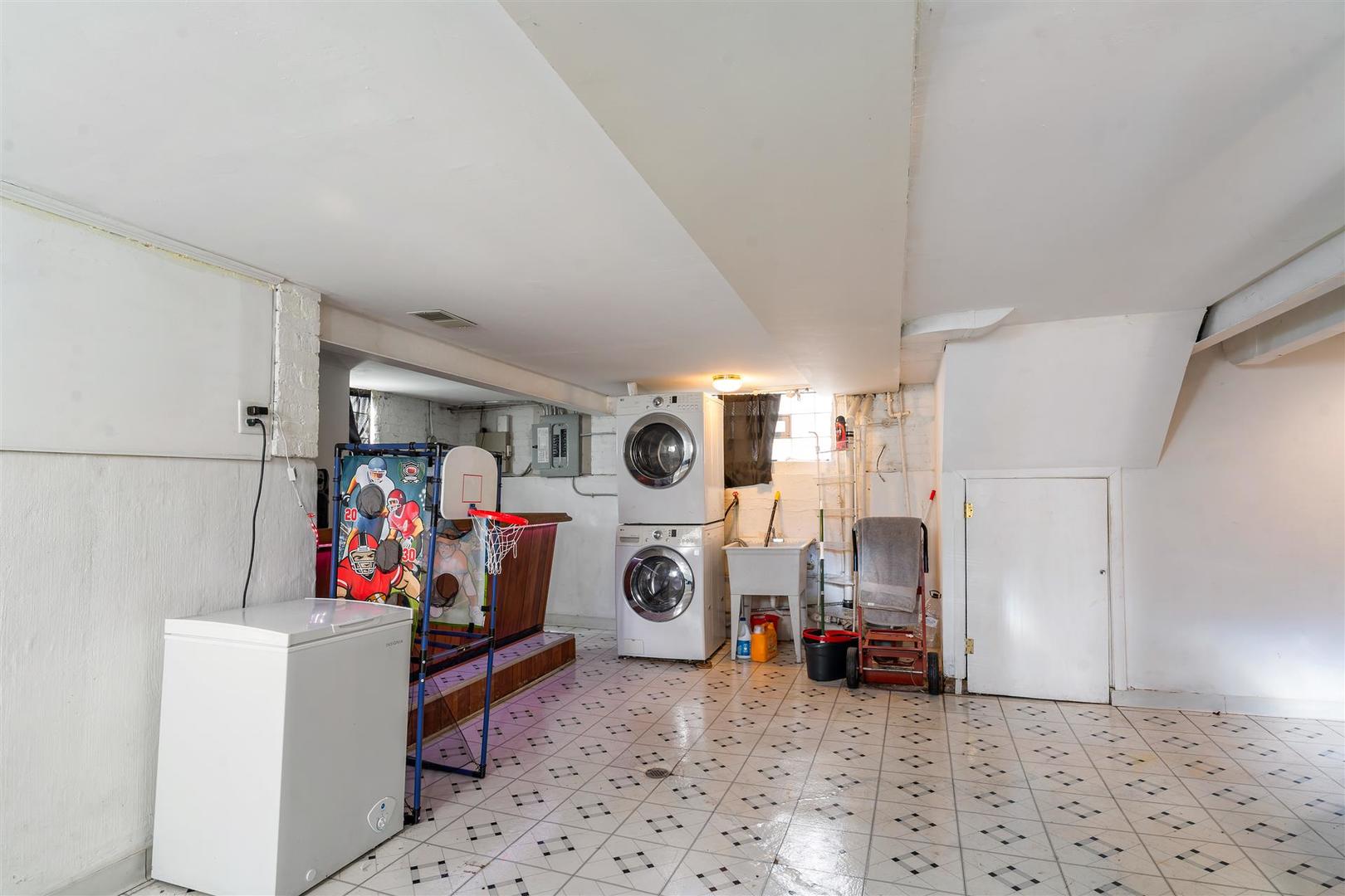 8108 South Wood Street Chicago, IL 60620 - Photo 16 of 20