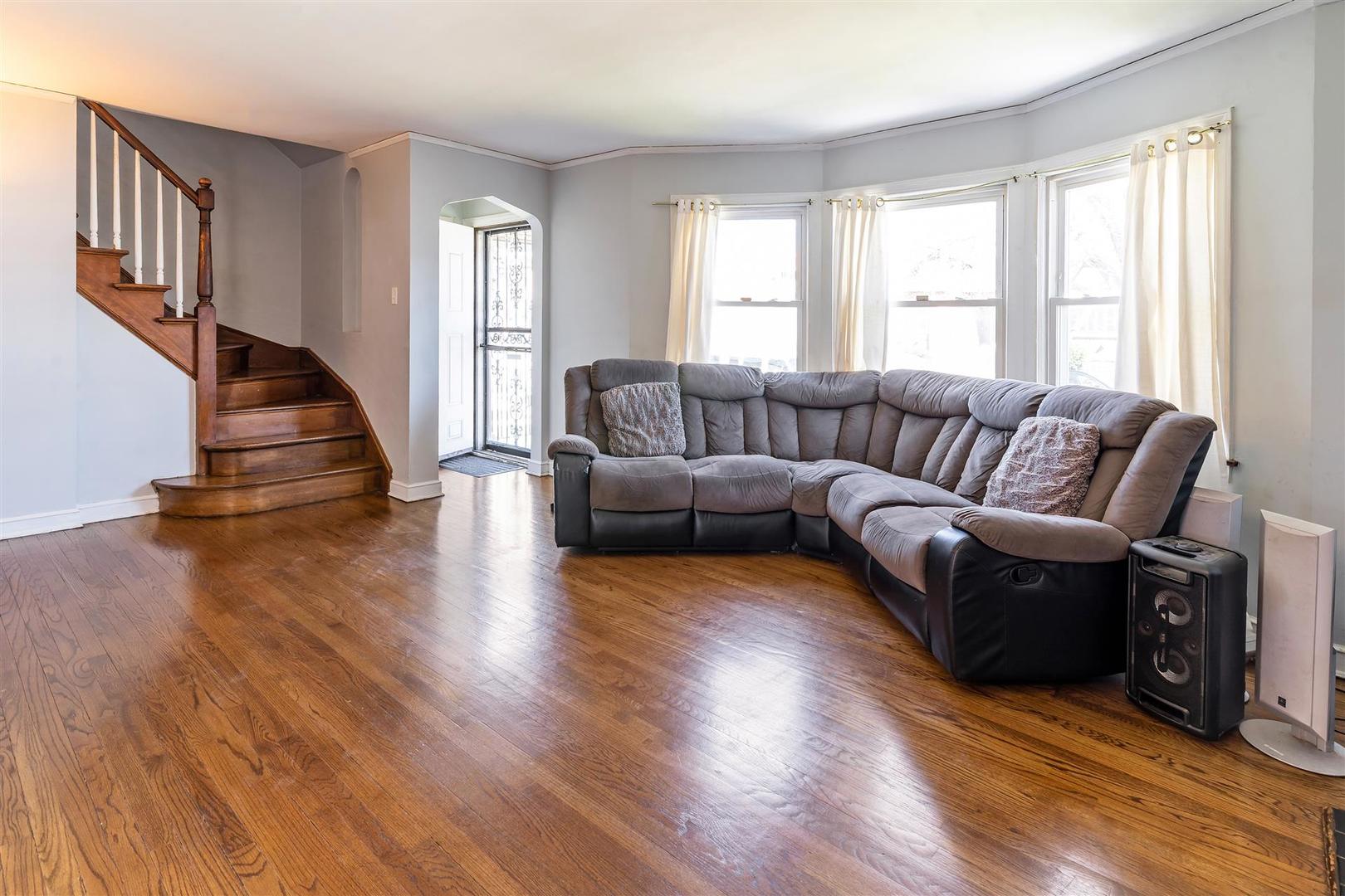 8108 South Wood Street Chicago, IL 60620 - Photo 4 of 20