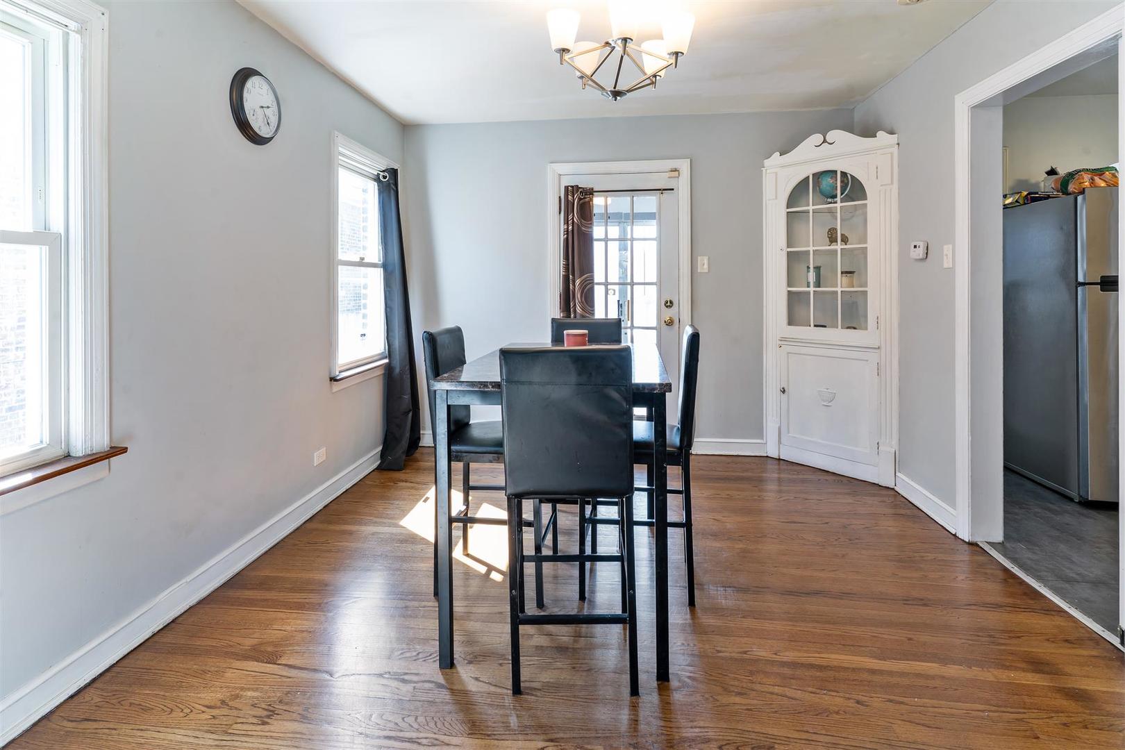 8108 South Wood Street Chicago, IL 60620 - Photo 5 of 20