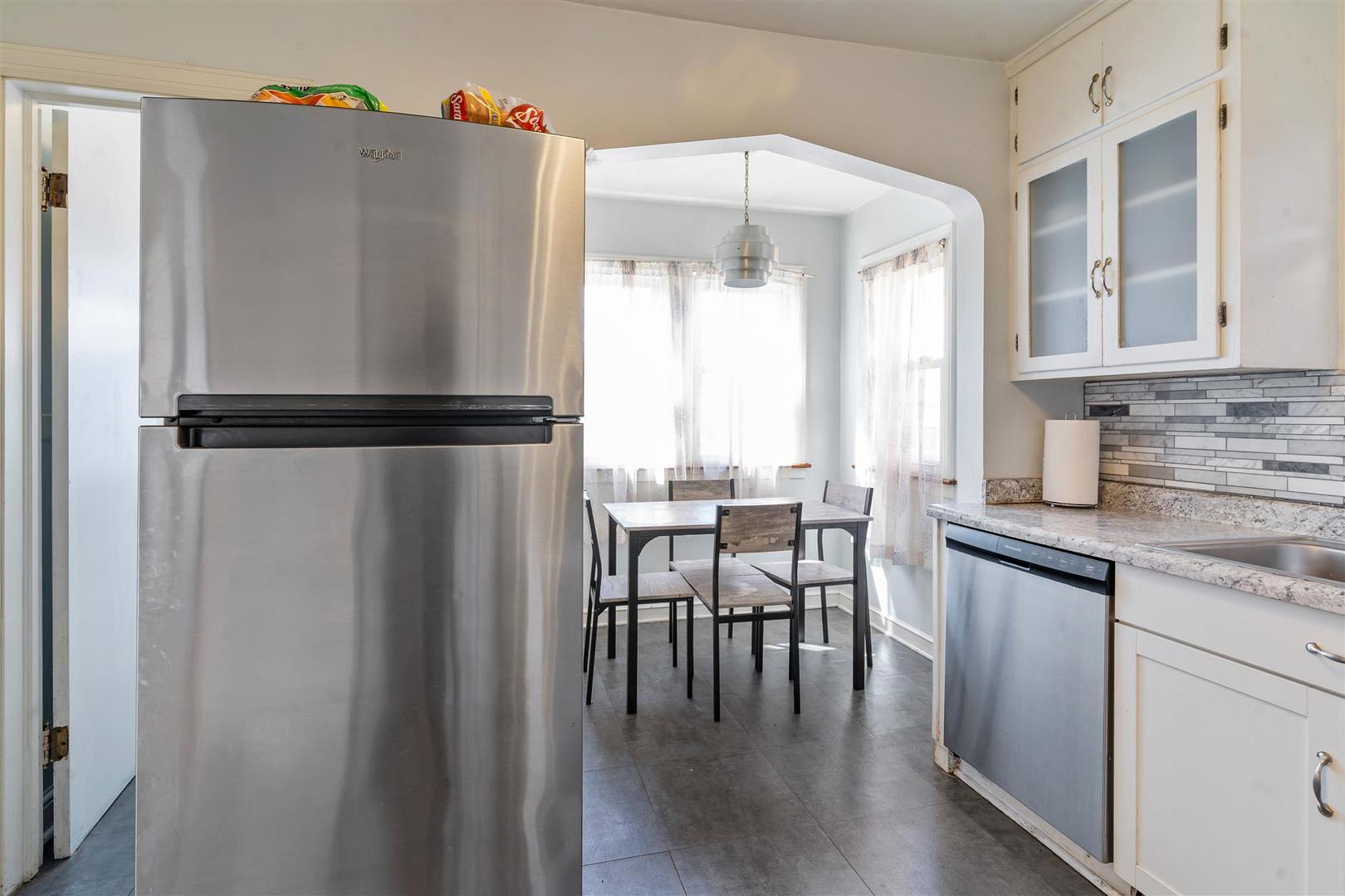 8108 South Wood Street Chicago, IL 60620 - Photo 7 of 20