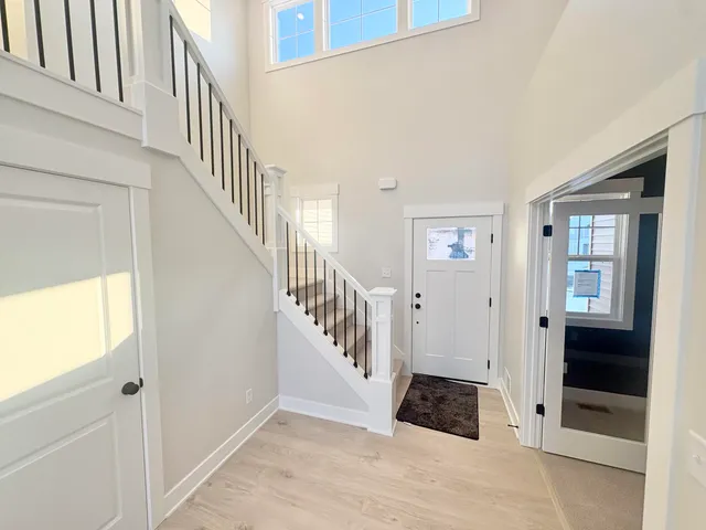 $639,900 | 5871 Valley Point Drive Southeast, Caledonia, MI 49316