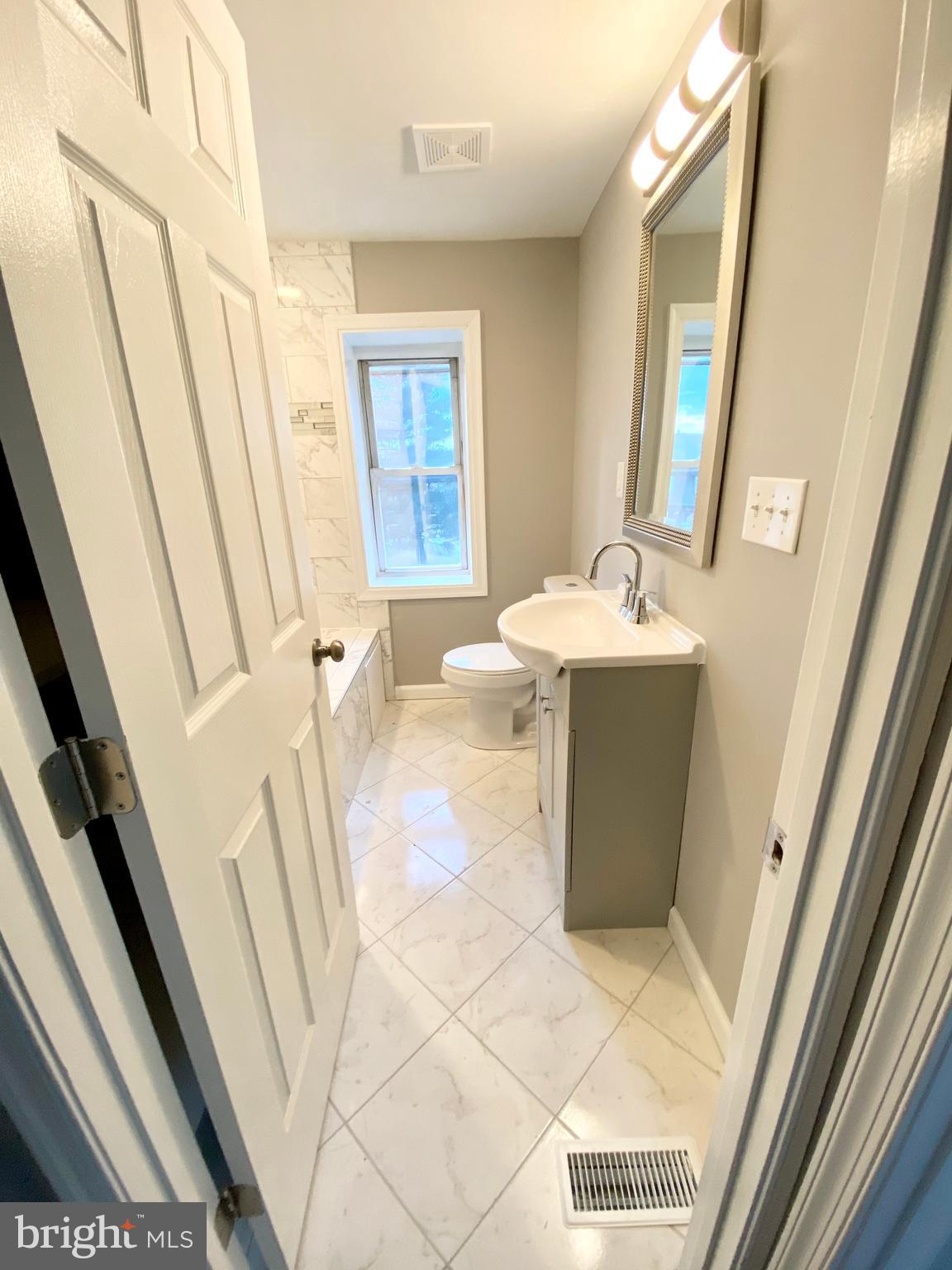 5735 Arnhem Road Baltimore, MD 21206 - Photo 12 of 25 Gallery Image 12