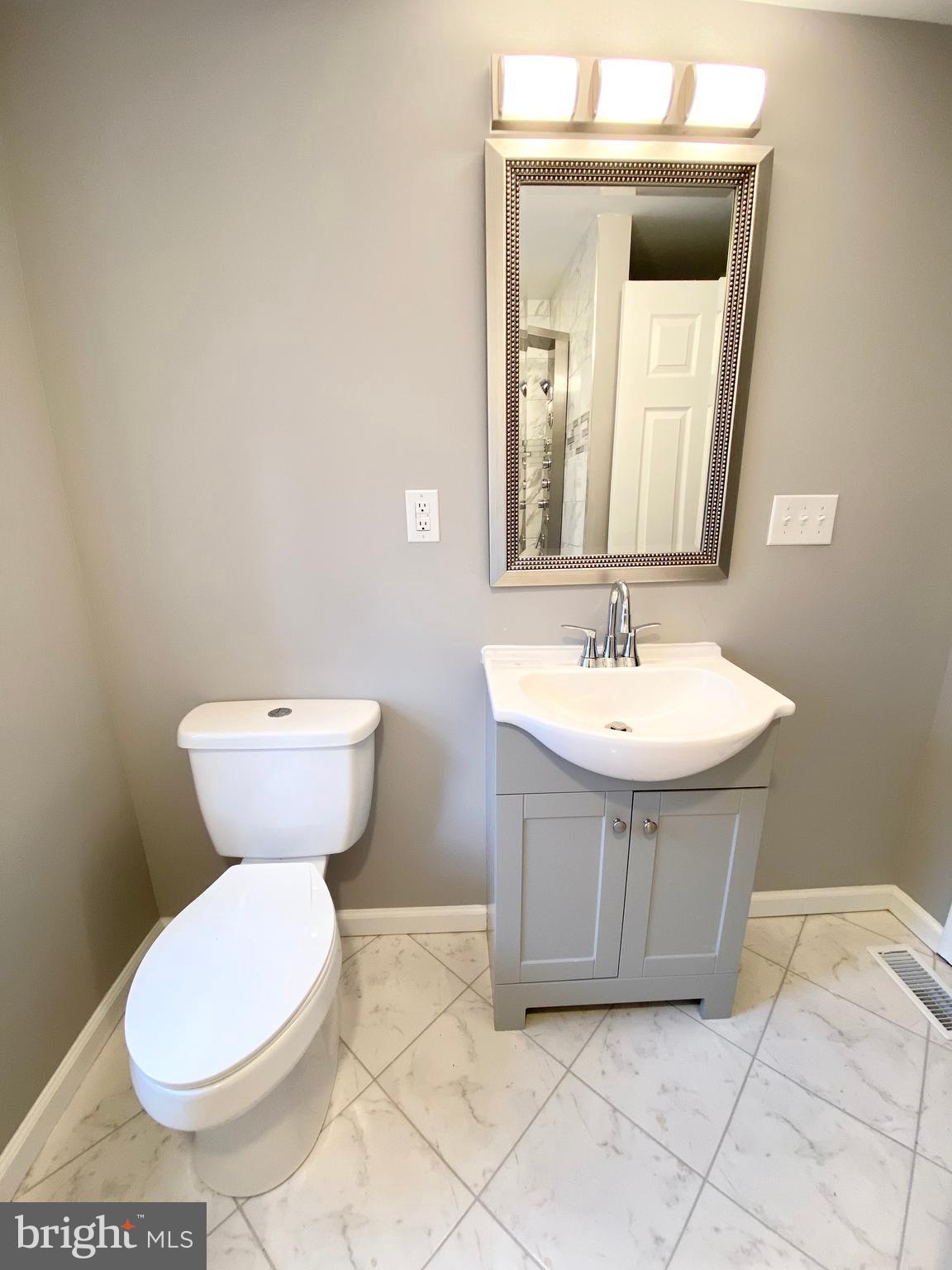 5735 Arnhem Road Baltimore, MD 21206 - Photo 13 of 25 Gallery Image 13