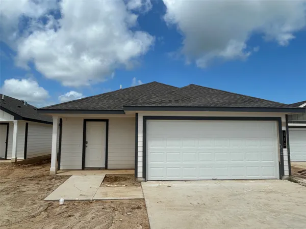 $212,740 | 113 Mullins Drive, Rockdale, TX 76567
