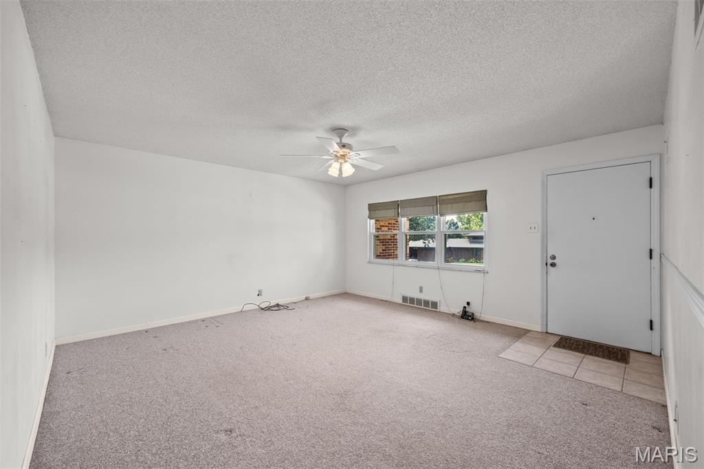 223 Susan Road St. Louis, MO 63129 - Photo 6 of 33 Gallery Image 6