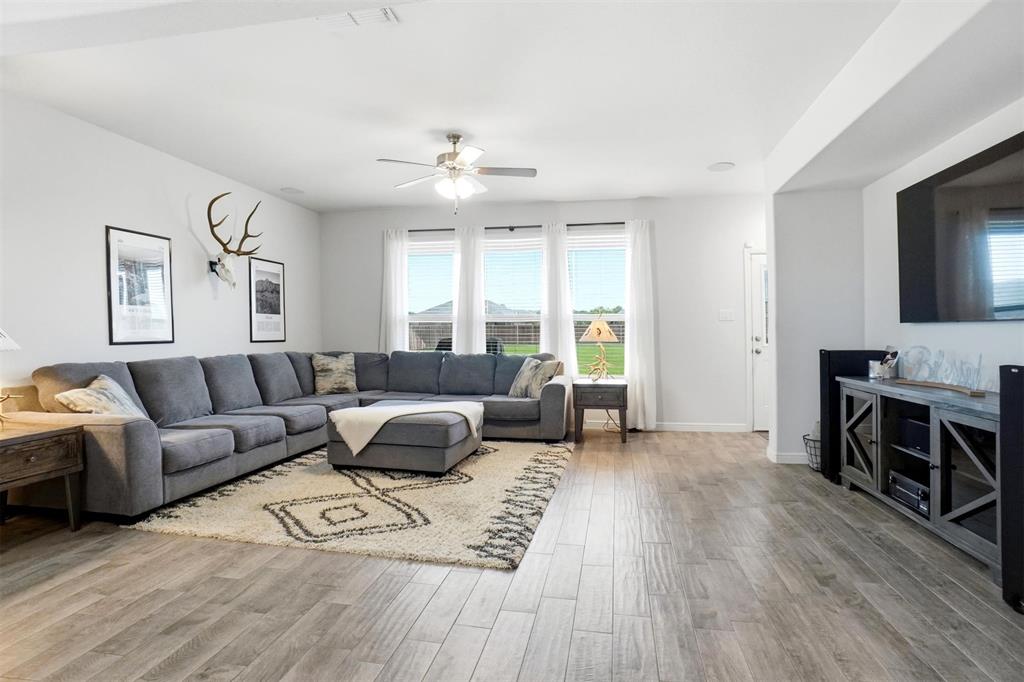 1004 Kimbrough Road Azle, TX 76020 - Photo 2 of 16