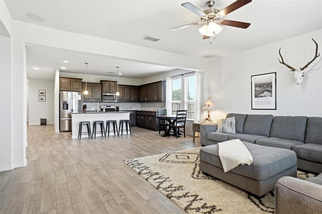 1004 Kimbrough Road Azle, TX 76020 - Photo 3 of 16