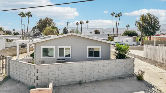 a picture of city view