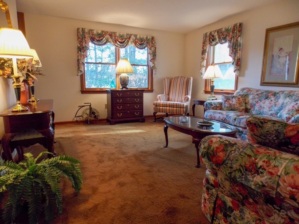 22 Lantern Lane Worcester, MA 01609 - Photo 15 of 32 a living room with furniture and a window