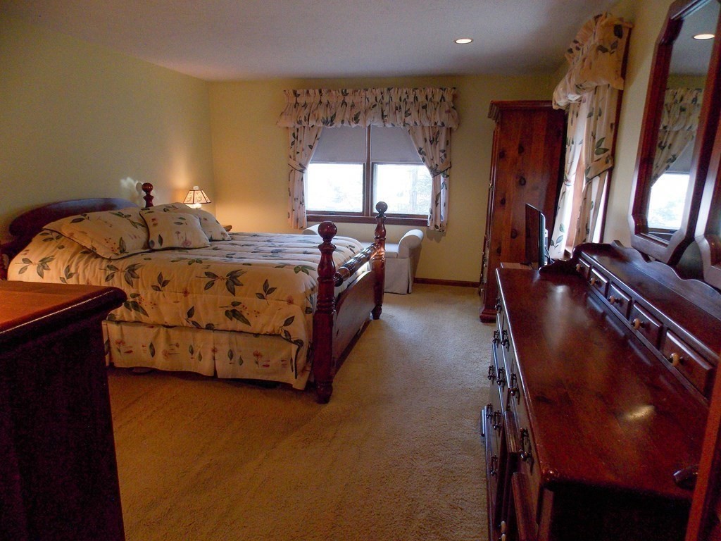 22 Lantern Lane Worcester, MA 01609 - Photo 21 of 32 a bed room with a bed and a window