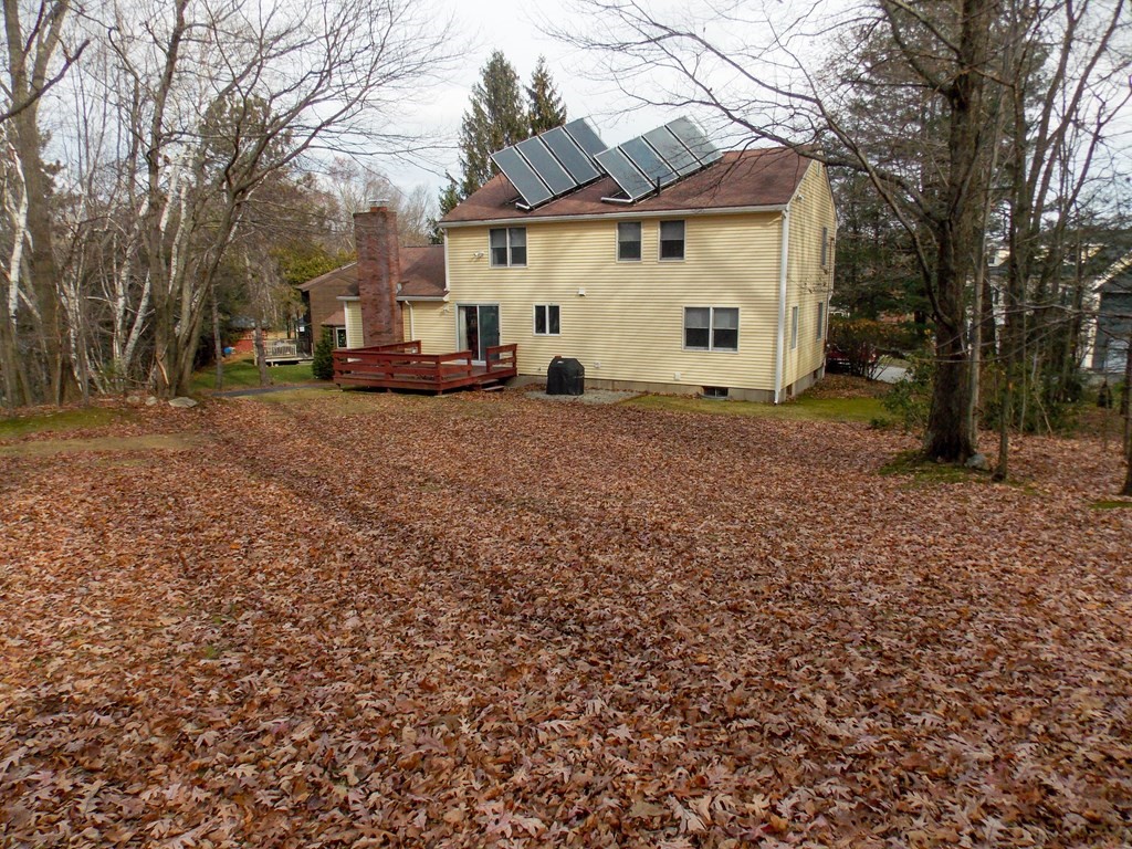 22 Lantern Lane Worcester, MA 01609 - Photo 4 of 32 a view of a house with a yard