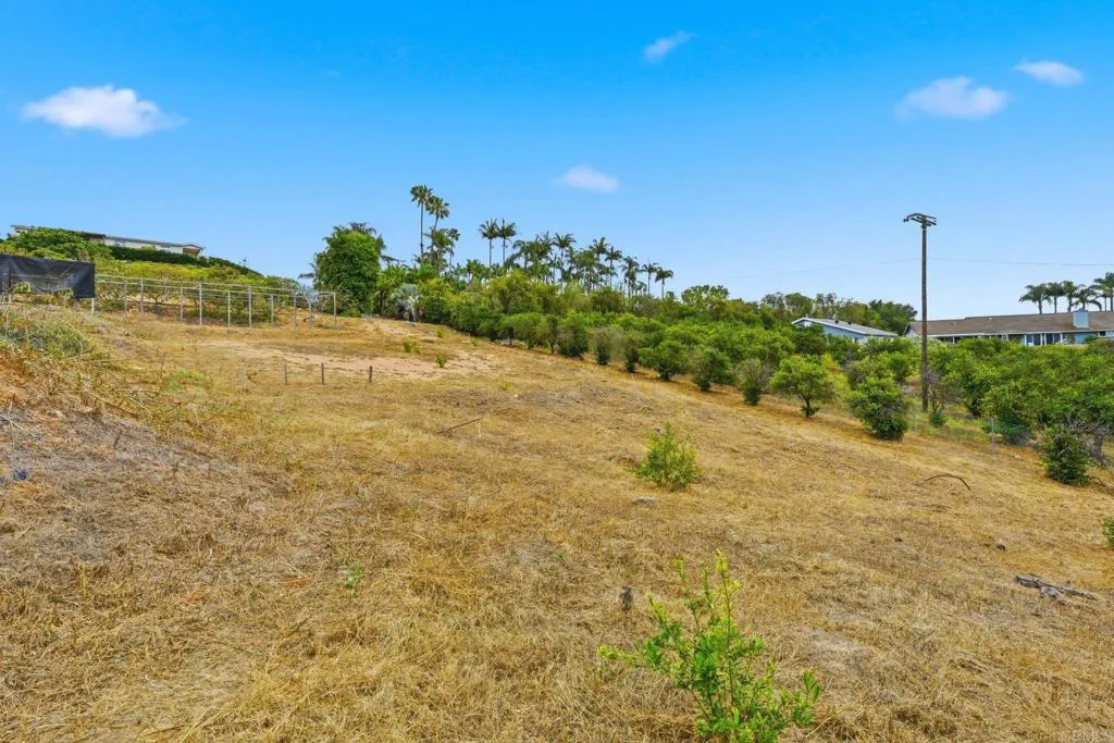 803 Road Fallbrook Ca Fallbrook, CA 92028 - Photo 7 of 36