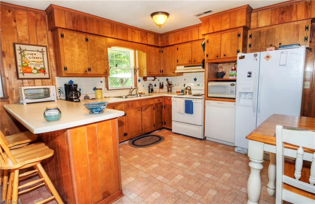 1417 Highway 68 Oak Ridge, NC 27310 - Photo 7 of 25